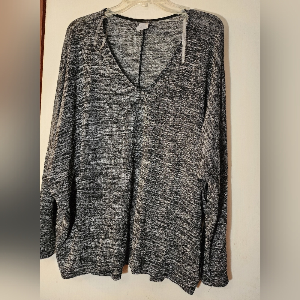 Zenobia Black Lightweight Long Sleeve. Size 3XL.